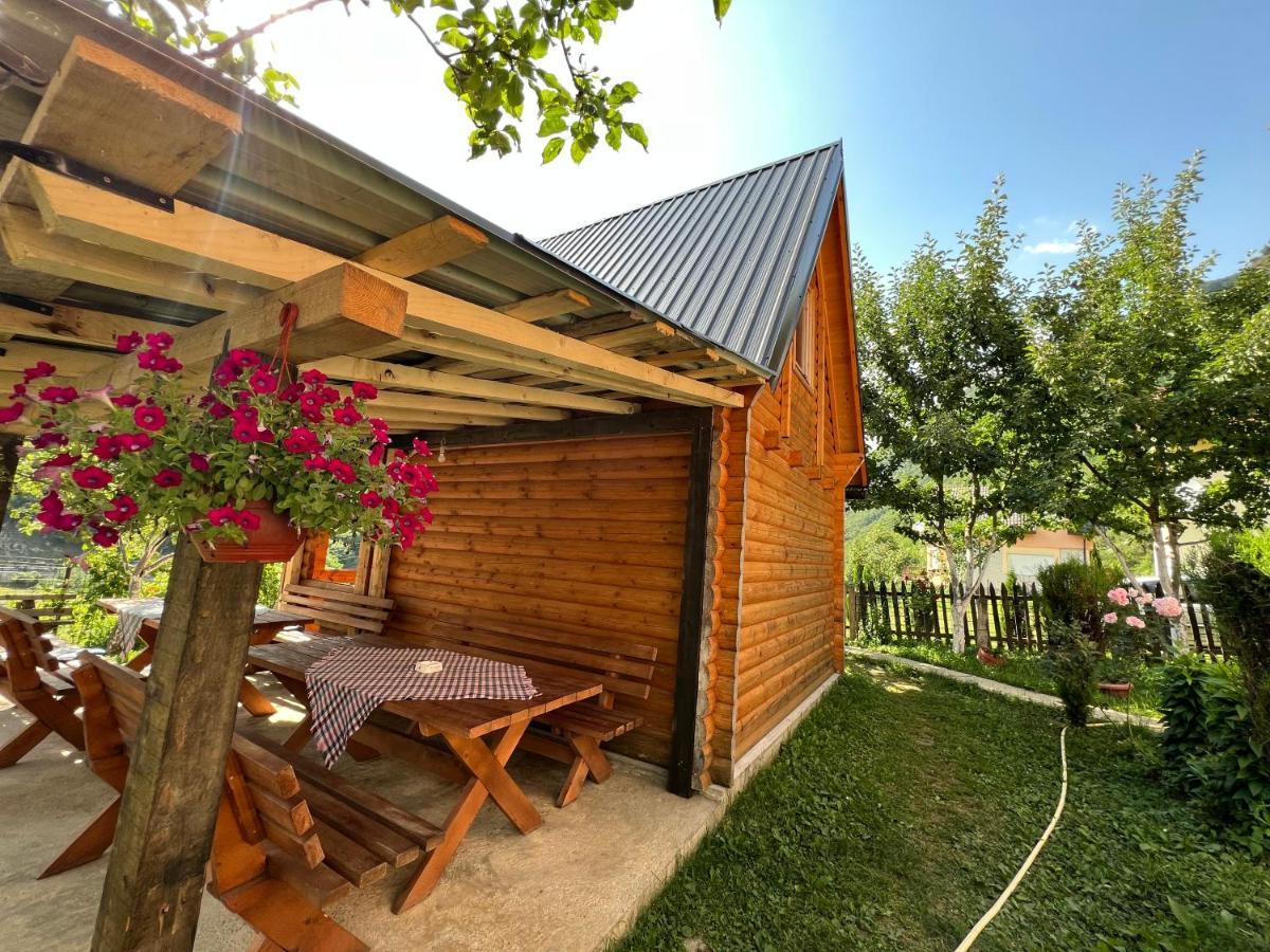 Guest House Kollata Vuthaj Extérieur photo